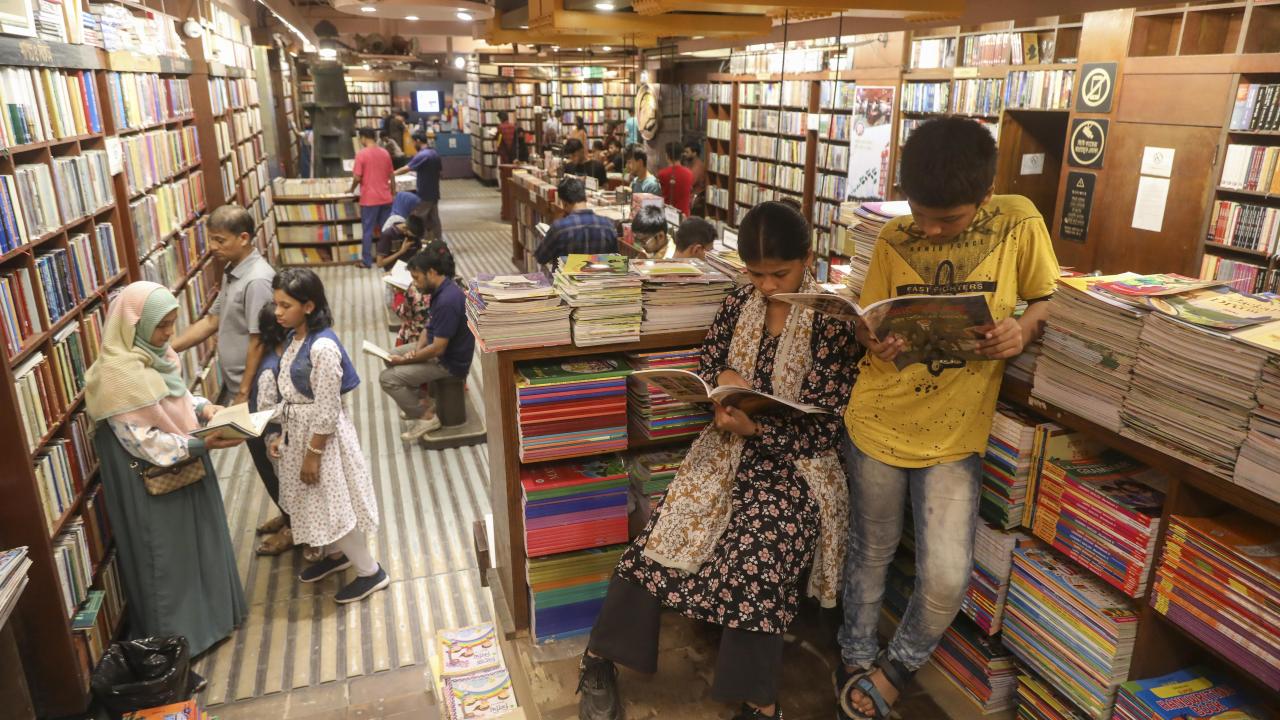 books books books_b66b.jpg